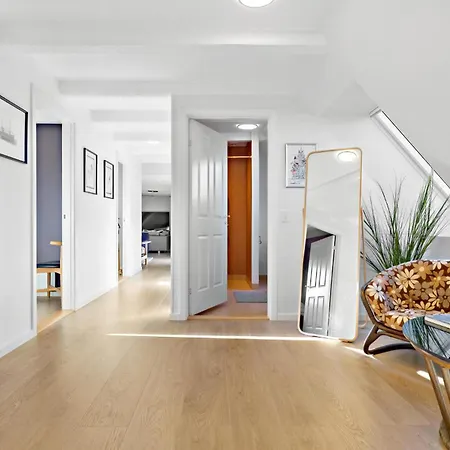 Lovely In Aakirkeby With Kitchen Διαμέρισμα Åkirkeby