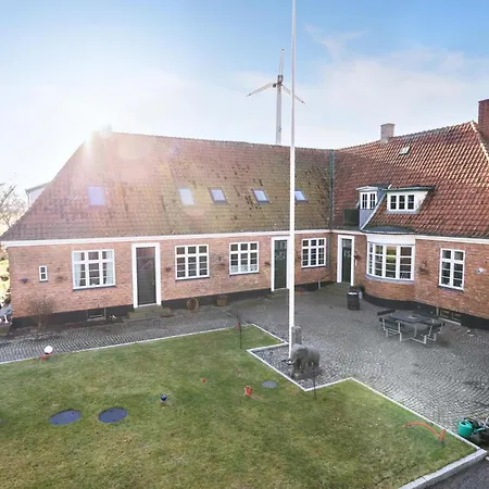 Lovely In Aakirkeby With Kitchen Διαμέρισμα Åkirkeby